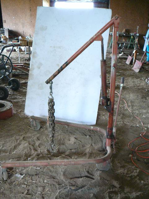 lot 283 image: Hoyer Lifter Engine hoist  300 lbs