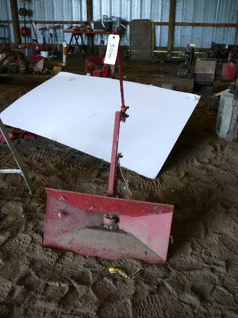 lot 306 image: Large Quick Hitch