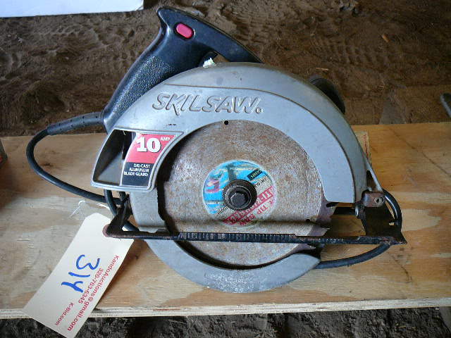 lot 314 image: 7 14 Skil saw