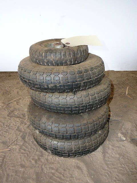 lot 316 image: Pneumatic Tires