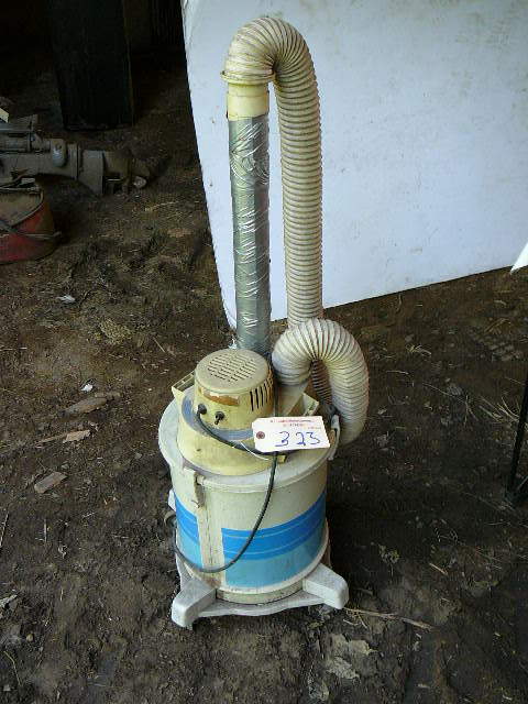 lot 323 image: WetDry Shop Vaccum