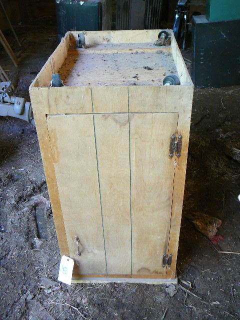 lot 325 image: Storage Cabinet