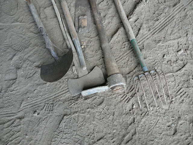 lot 349 image: Lawn & Garden Tools