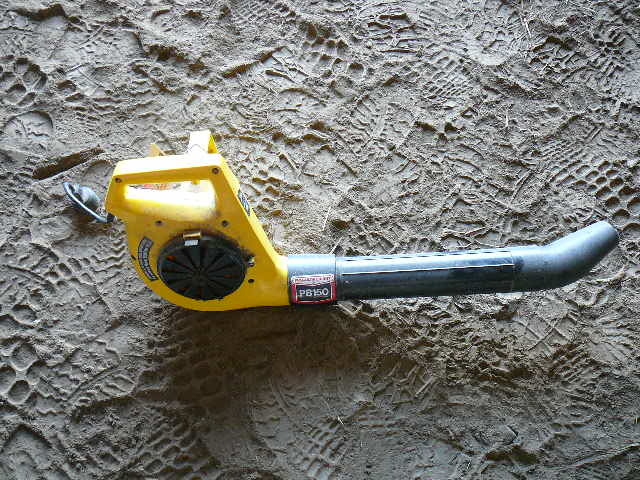 lot 354 image: Leaf Blower