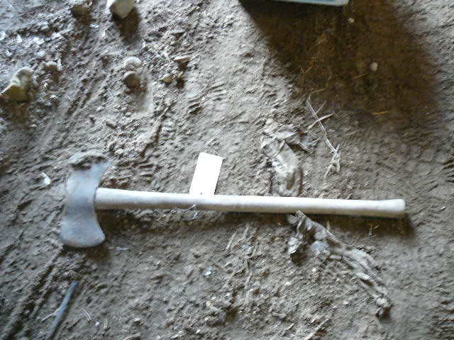 lot 366 image: Axe