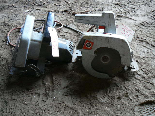 lot 371 image: 2- 7 Circular Saw