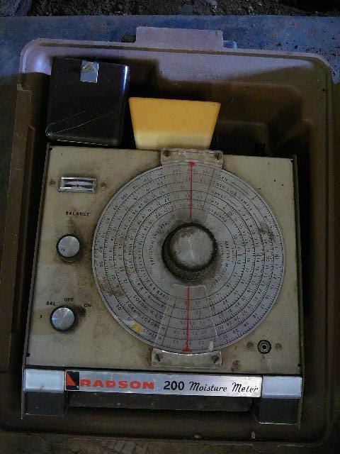 lot 382 image: Dale Grain Moisture Tester