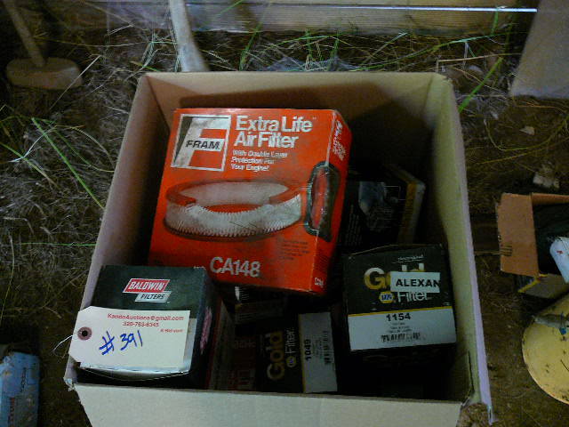 lot 391 image: Oil Filters