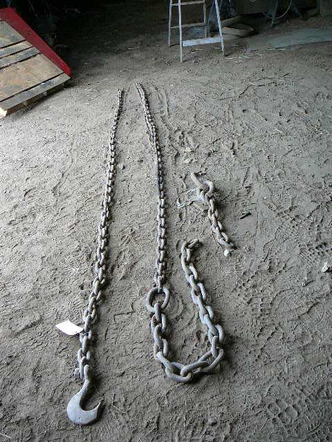 lot 393 image: Log Chain