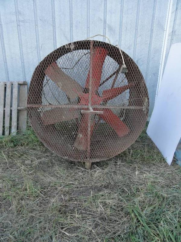 lot 501 image: Large 52 Barn Fan