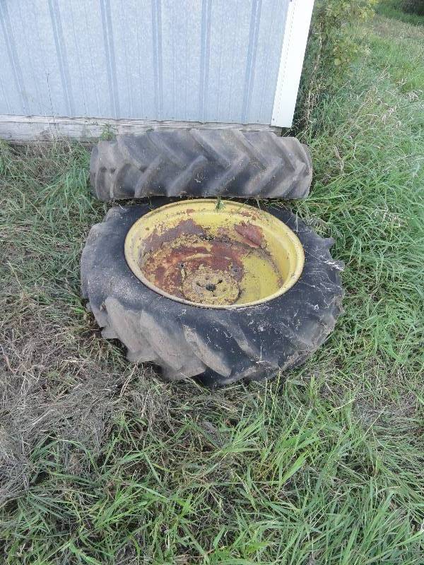 lot 507 image: John Deere Wheels & Tires