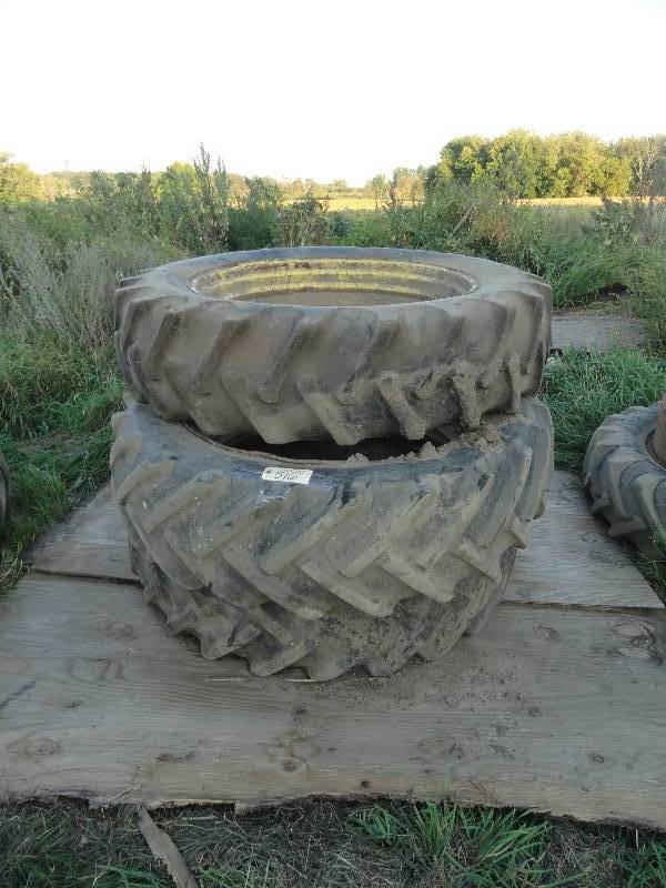 lot 516 image: Tractor Tires with Rims