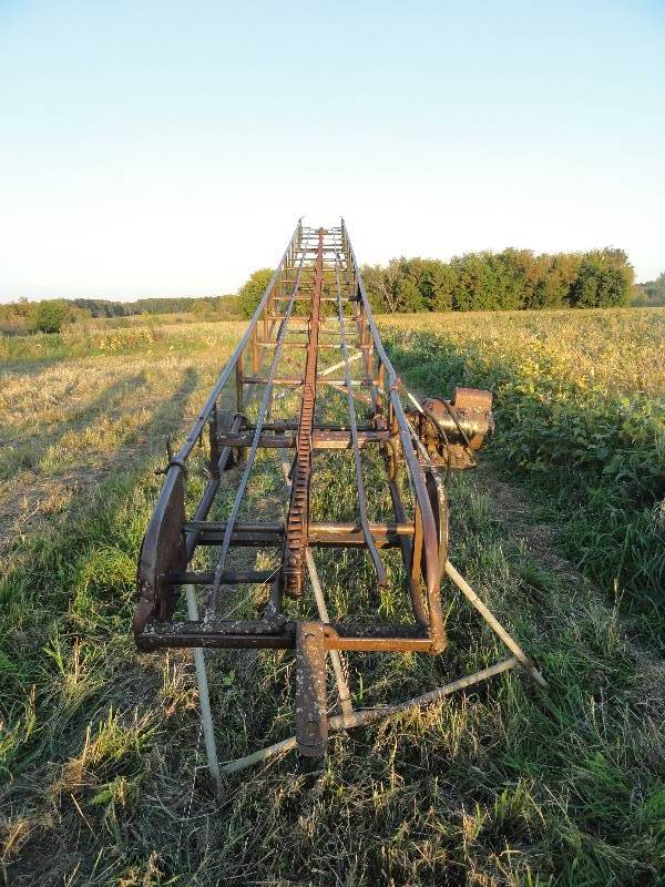 lot 521 image: 27 Square Bale Elevator
