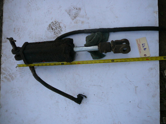 lot 447 image: Hydraulic Ram