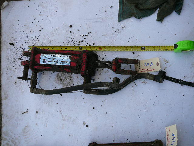 lot 451 image: Hydraulic Ram