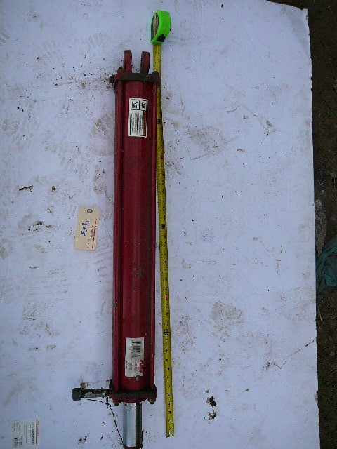 lot 455 image: Chief 214170 4x30 Hydraulic Arm 2500 PSI