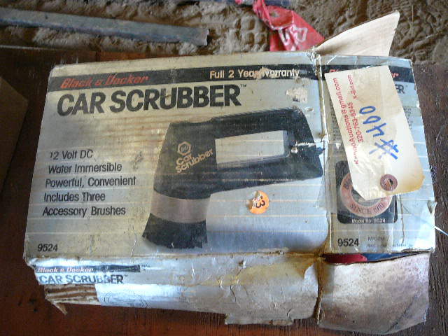 lot 400 image: Black & Decker Car Scrubber