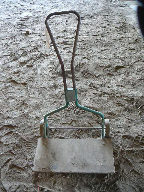 lot 413 image: 2-Wheel Cart