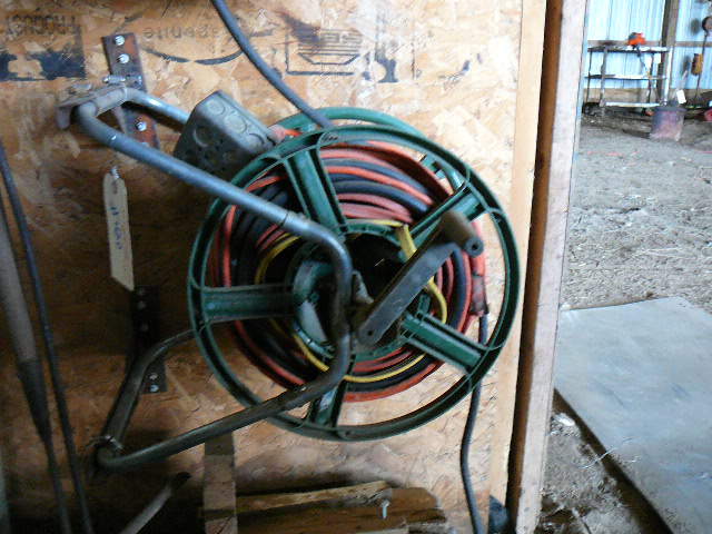 lot 420 image: Electrical Cords & Reels