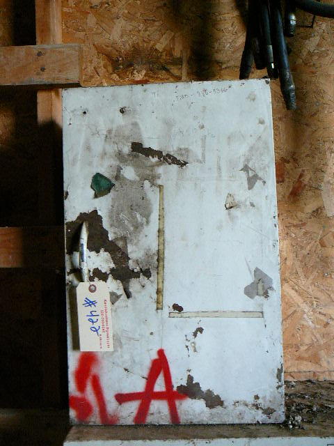 lot 422 image: Metal Cabinet & 4 Shelves