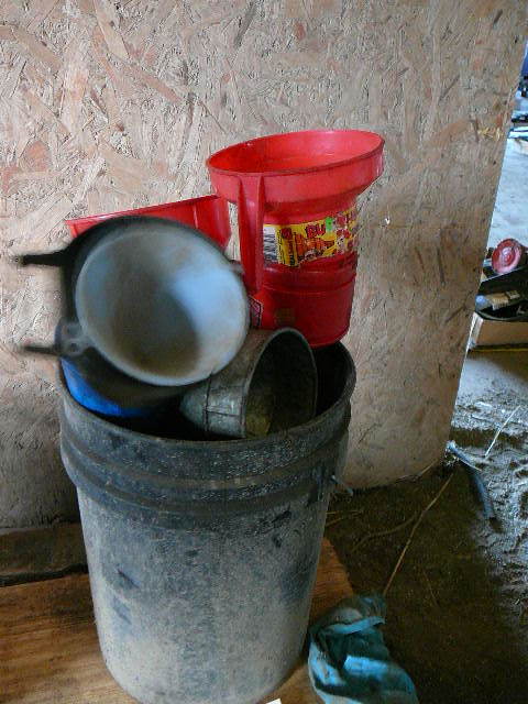 lot 435 image: Misc Funnels