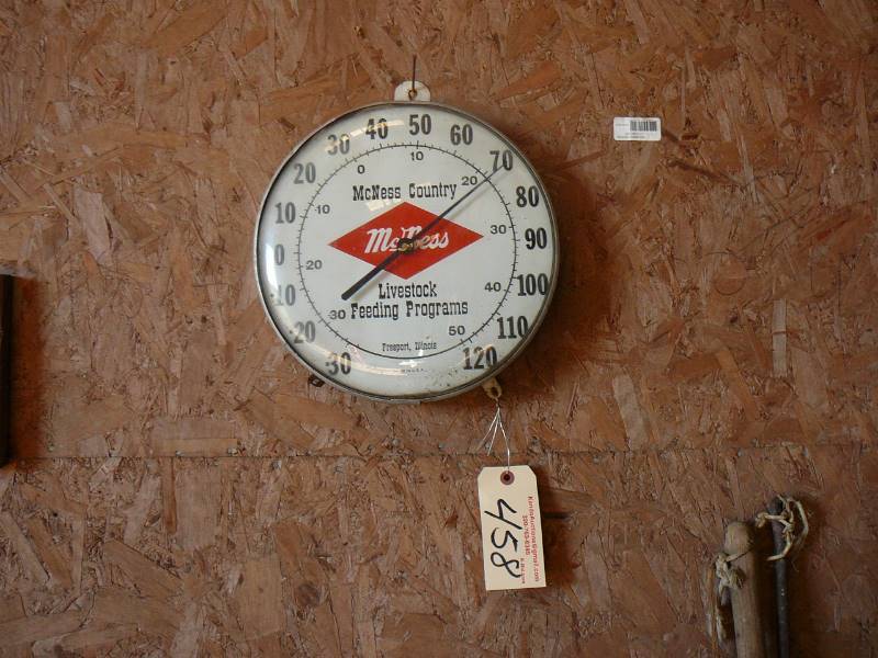 lot 458 image: Thermometer Vintage