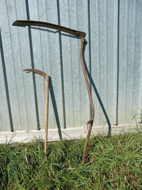 lot 544 image: Vintage Hand Weed Cutter