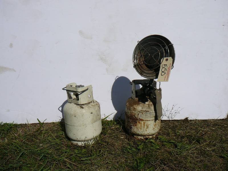 lot 550 image: Mister Heater w 2 Tanks & Propane