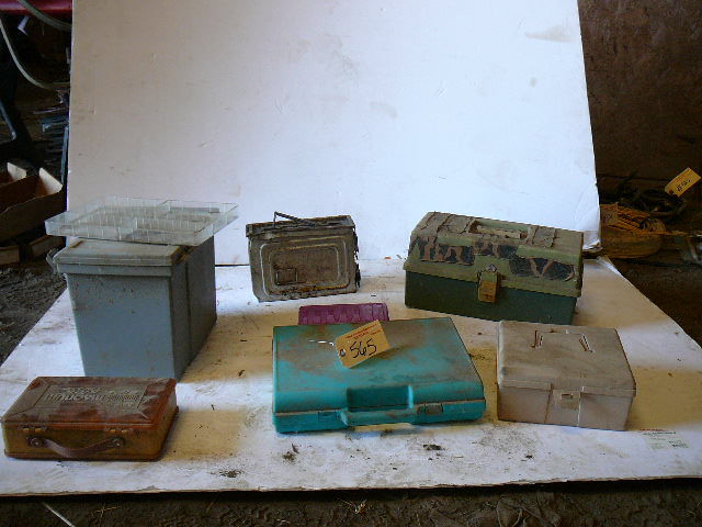lot 565 image: Metal War CALM1 Ammunition Box & Plastic Cases