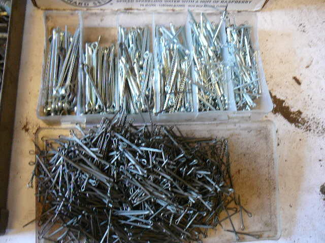 lot 568 image: Kotter Pins