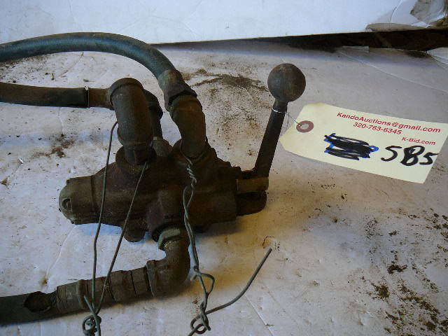 lot 585 image: Hydraulic Valve