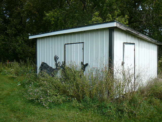 lot 600 image: 12 x 16 Tin Sided Shed & Roof
