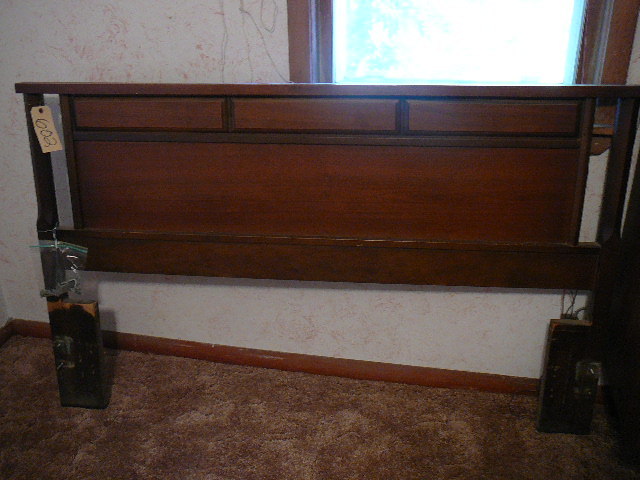 lot 602 image: Queen Size Head Board