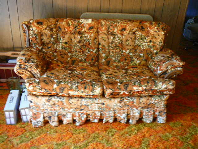 lot 609 image: Love Seat Flowered Print
