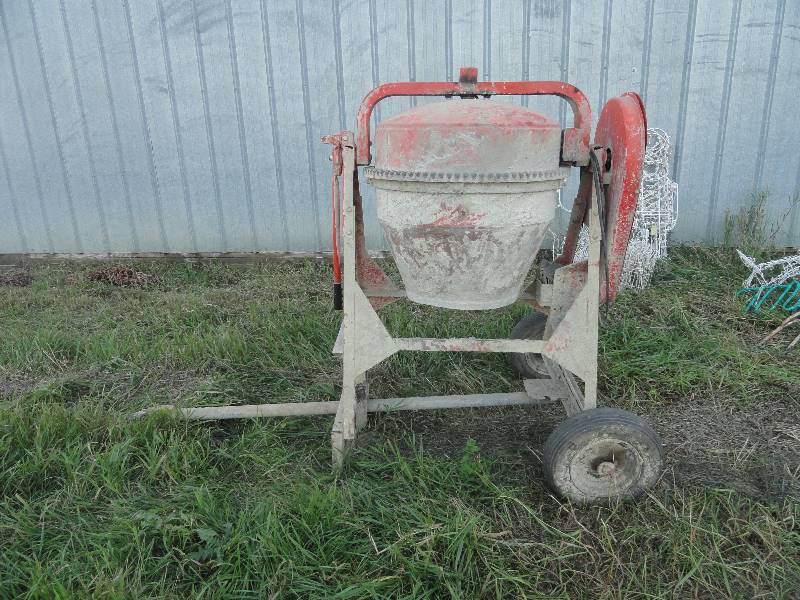lot 522 image: Cement Mixer