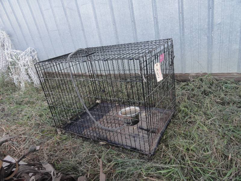 lot 524 image: Dog Kennel