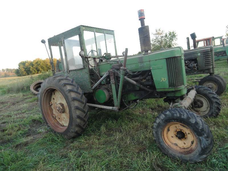 lot 207 image: 70 John Deere Diesel