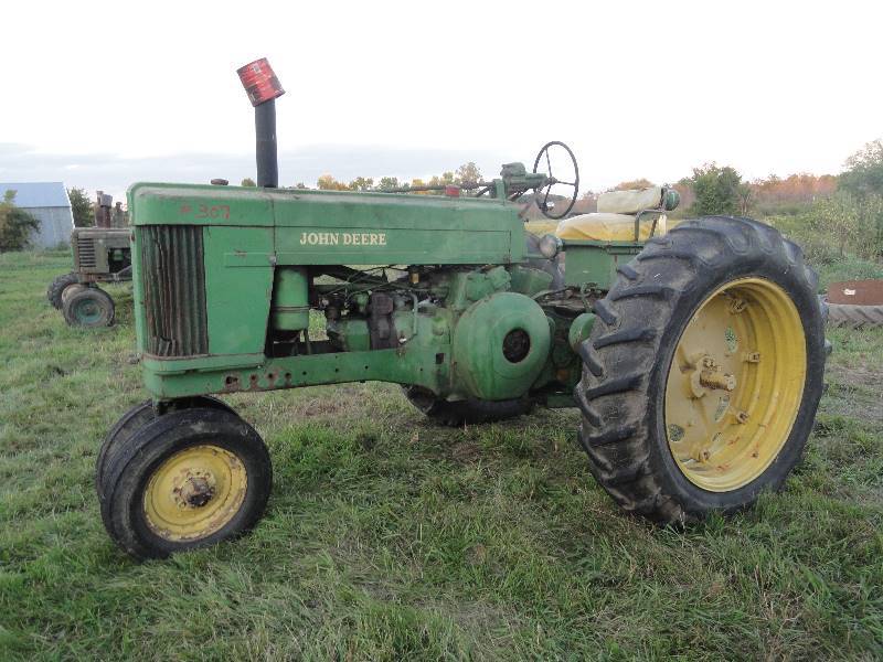lot 307 image: 60 John Deere Narrow Front
