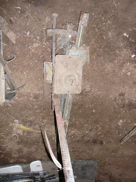 lot 361 image: 3 Car Jacks