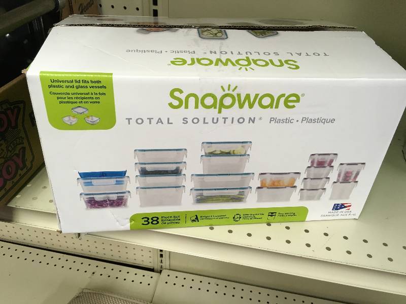 lot 99 image: Snapware 38Pc Plastic, Retail $24.99