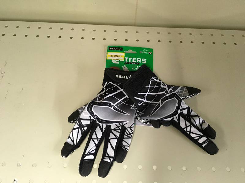 lot 116 image: Cutters Adult Medium Football Gloves, Retail $22.50