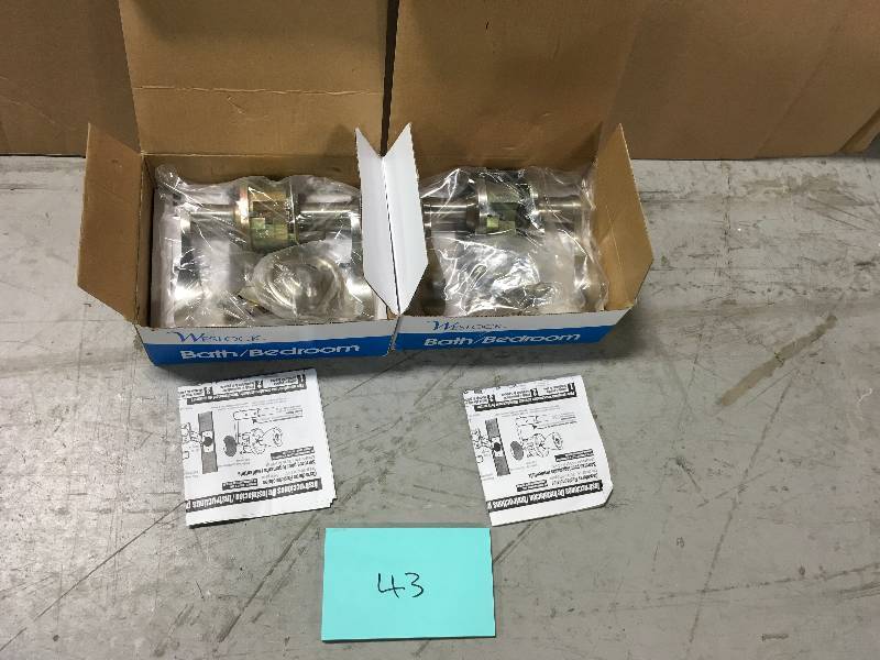 lot 43 image: Weslock R0610UNUNSL20 Bordeau Lever, Satin Nickel  LOT OF 2 new