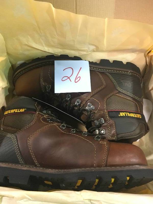lot 26 image: Caterpillar Footwear Alaska 2.0 Steel Toe Work Boots - Mens SIZE 11 not used