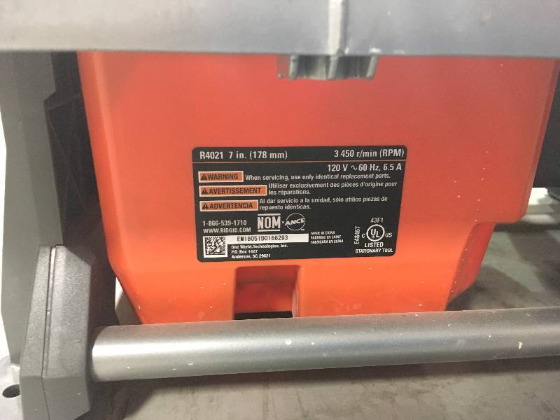 lot 54 image: RIDGID R4021 7 Table Top Tile Saw Steel Finish  Used in good working cond.