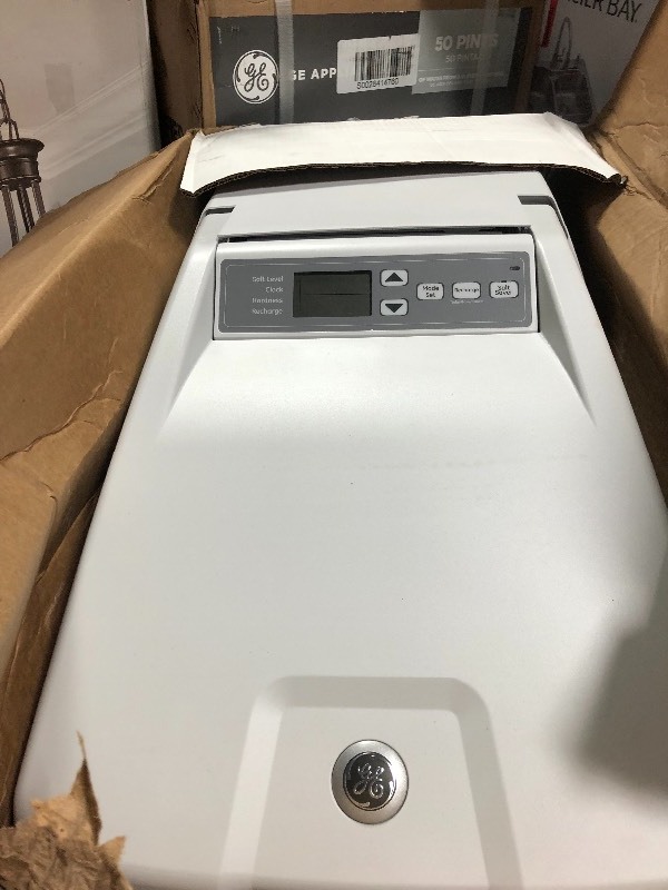 lot 103 image: GE 40,200 Grain Water Softener not used open box in like new condition