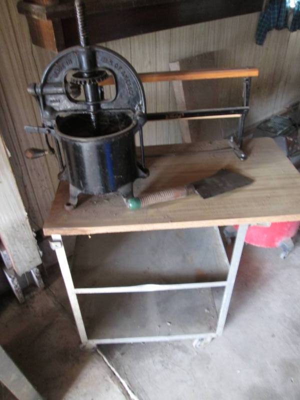 lot 26 image: Wrapping tabledispensersausage st...