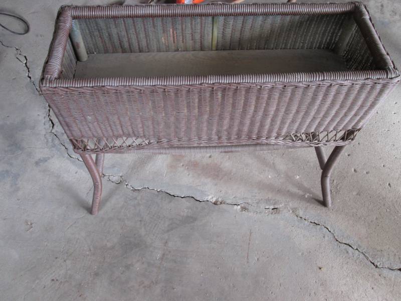 lot 44 image: 30x11 wicker planter box...
