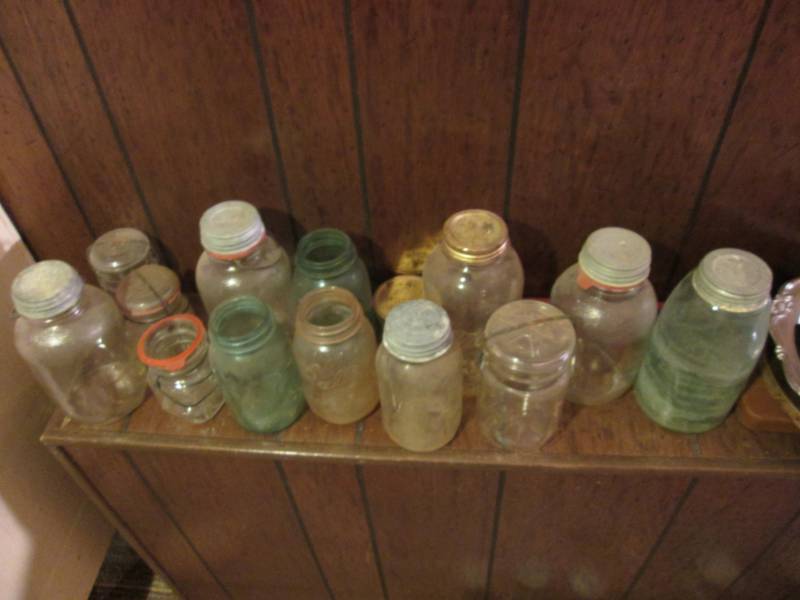 lot 54 image: Antique jars...