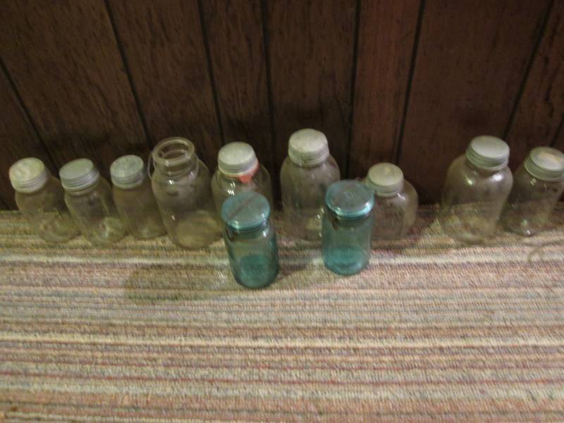 lot 55 image: Antique jars...