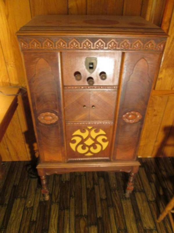 lot 60 image: Orpheus antique console radio with ...